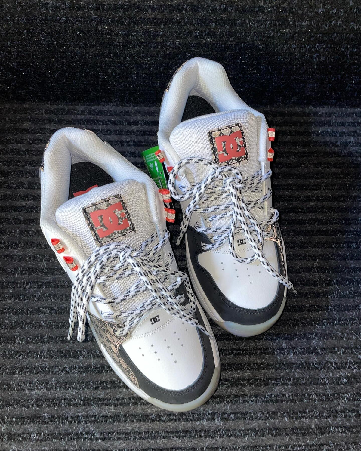 DCshoes