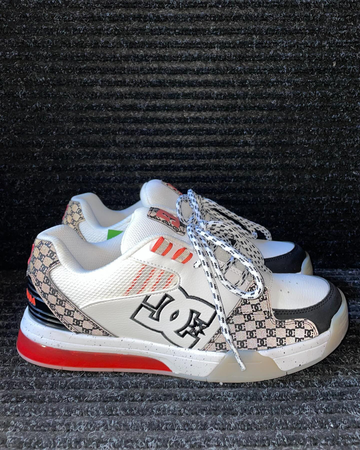 DCshoes