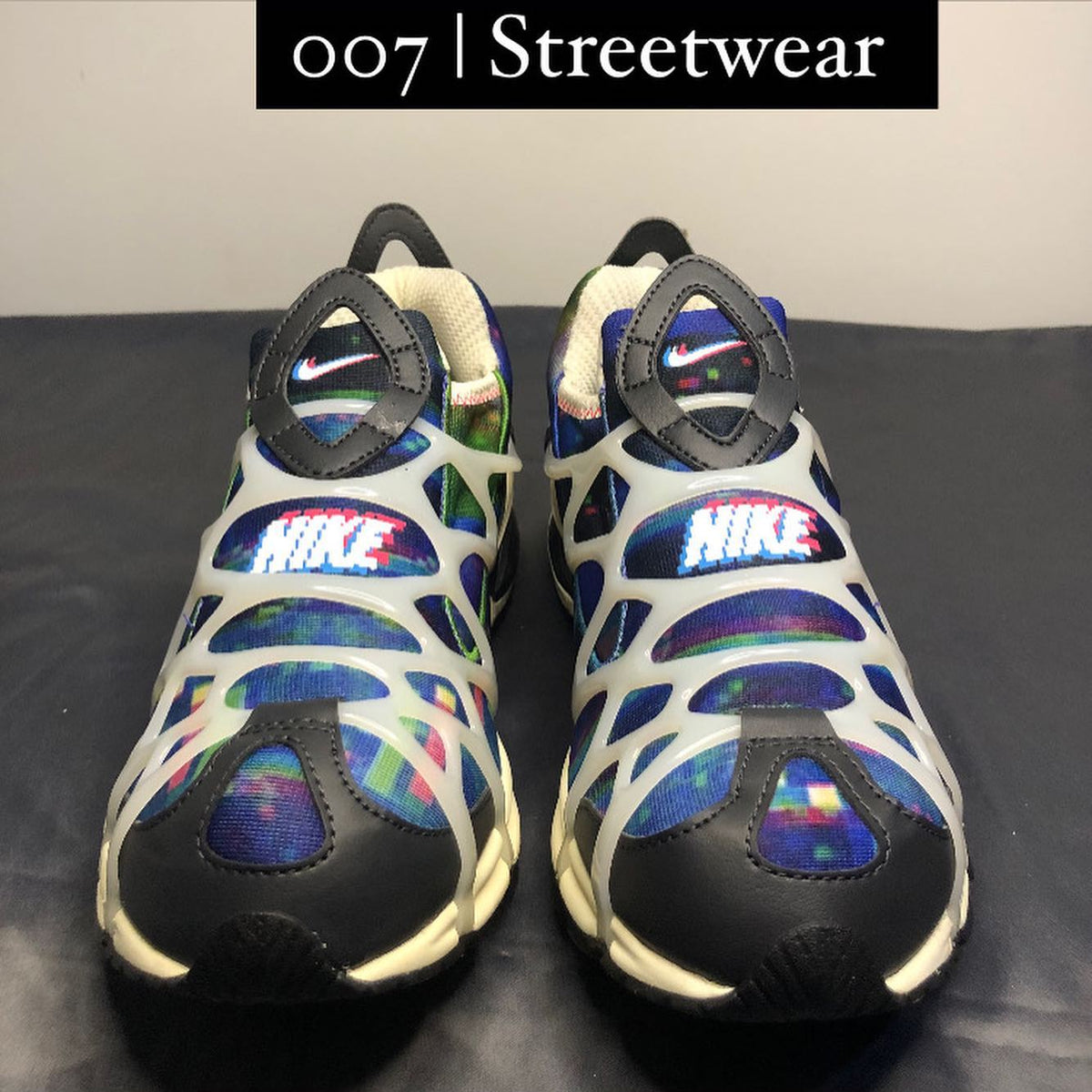 NIKE